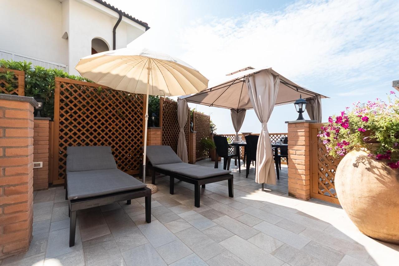La Roccia Fiorita Con Giardino E Jacuzzi * Varazze