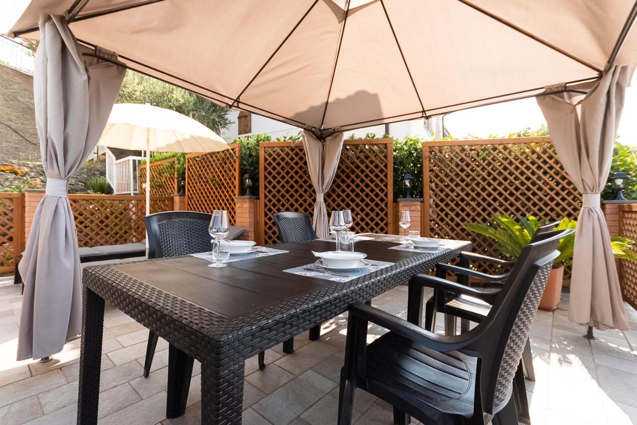La Roccia Fiorita Con Giardino E Jacuzzi * Varazze